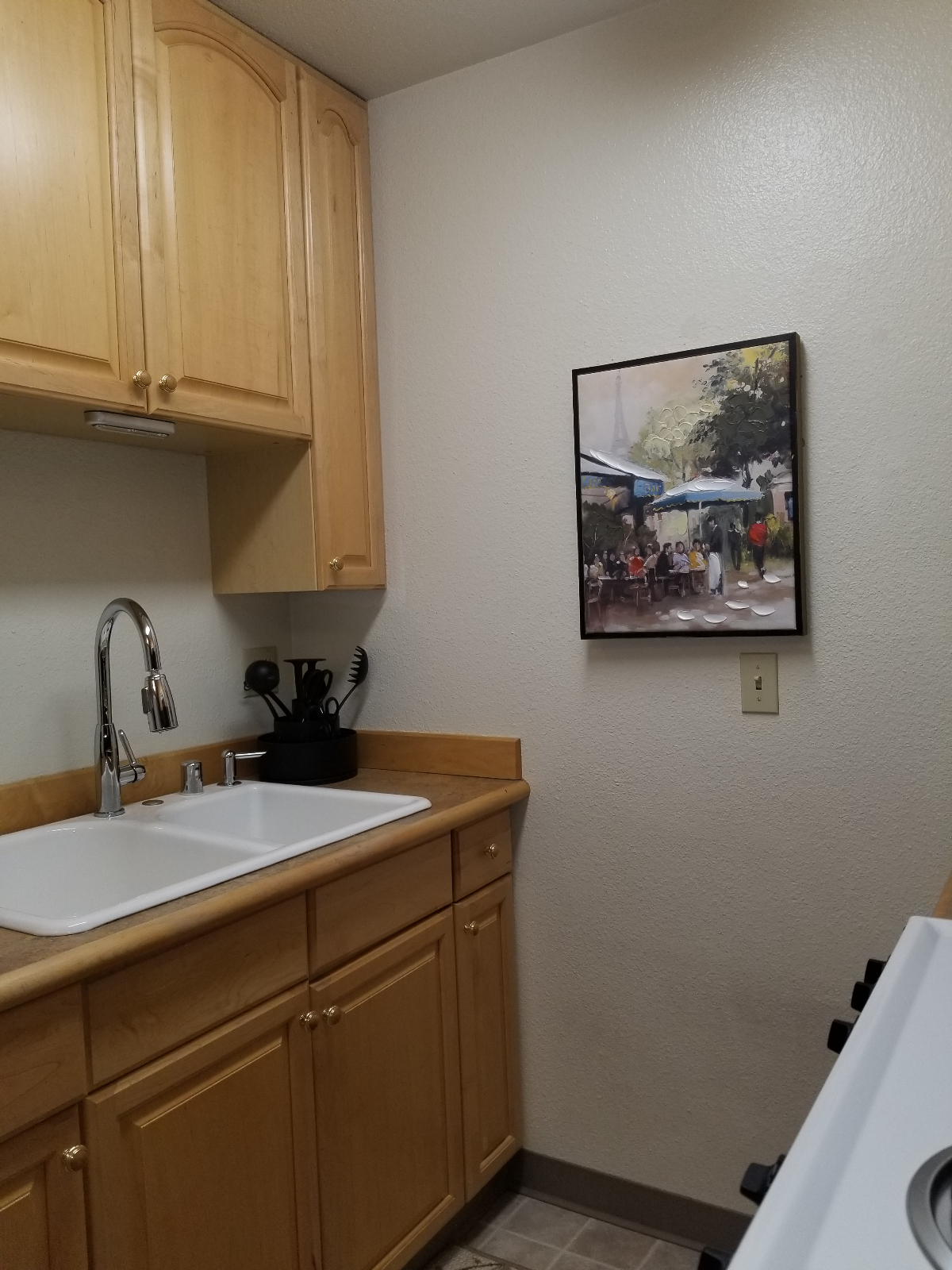 Executive Style Condo - Photo 3