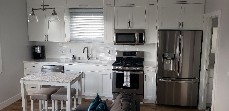 Fabulous new Hillcrest Studio - Quiet w/Private Entrance near hospitals sunset view - Photo 2