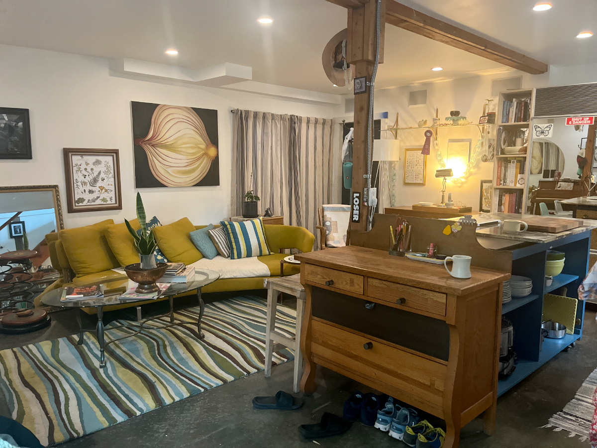 1 bedroom Fully self contained home. 