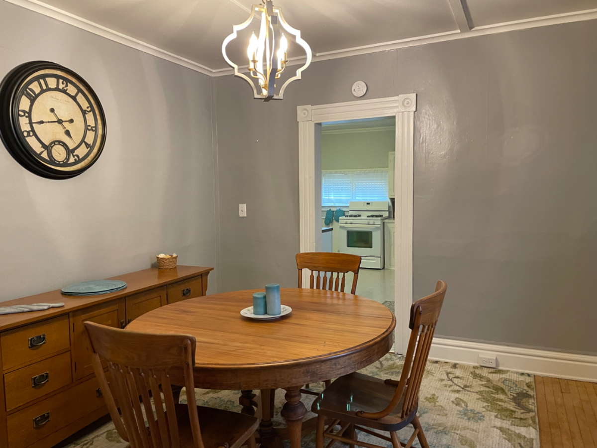 Fully Furnished, two bedroom Apartment with charm. - Photo 12