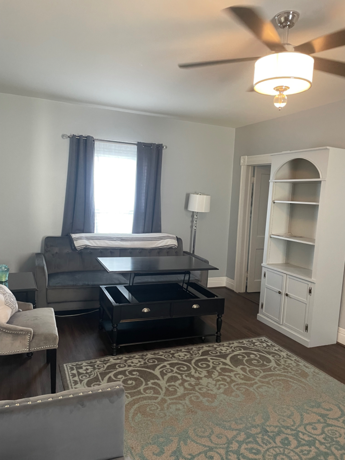 Fully Furnished, two bedroom Apartment with charm. - Photo 7