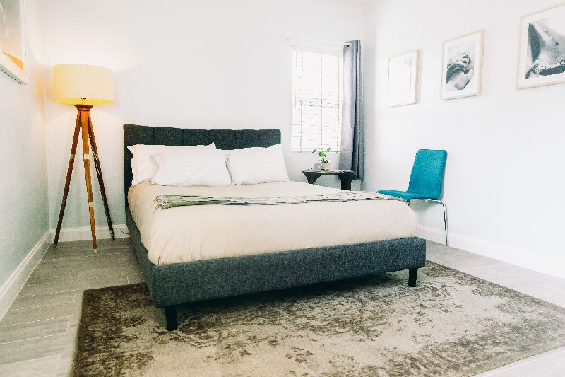 Bullseye. Central-Stylishly Curated Abode - Photo 6