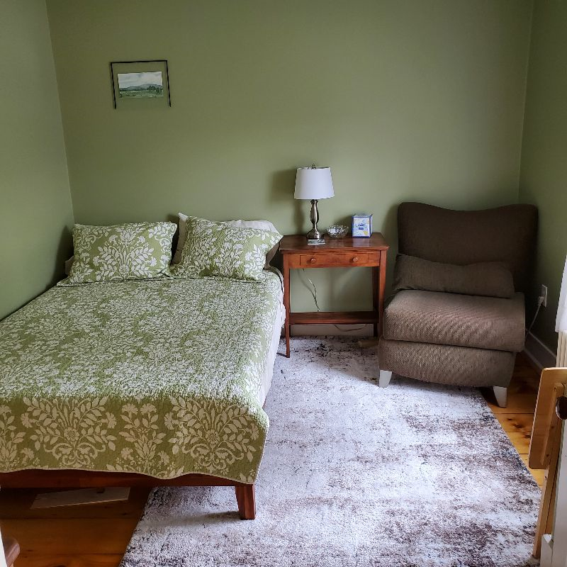 Quiet home for traveling nurses and professionals - Photo 7