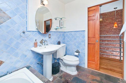 LUXURY 2 BEDROOM/2 BATH APARTMENT WITH PRIVATE BACKYARD/PATIO - Photo 11