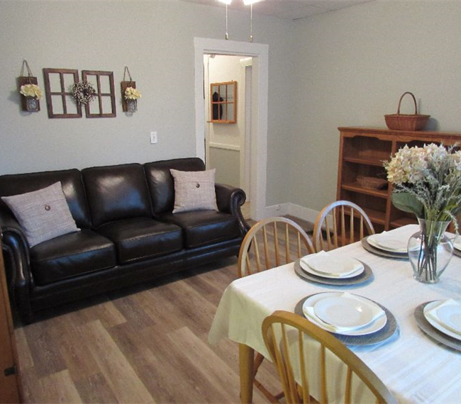 Inviting and Spacious Fully Furnished Ground Floor Unit in Premier Location - Photo 8