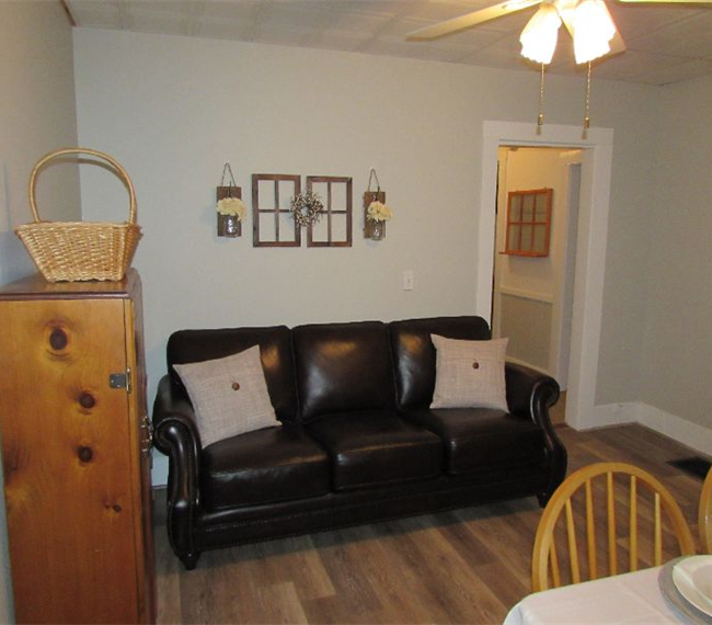 Inviting and Spacious Fully Furnished Ground Floor Unit in Premier Location - Photo 9