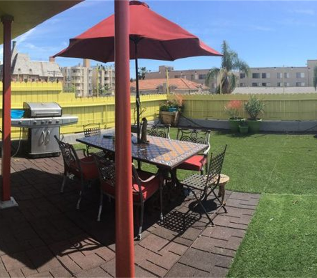 Central Location, Big Patio, Stunning Views, Private Parking - Photo 1