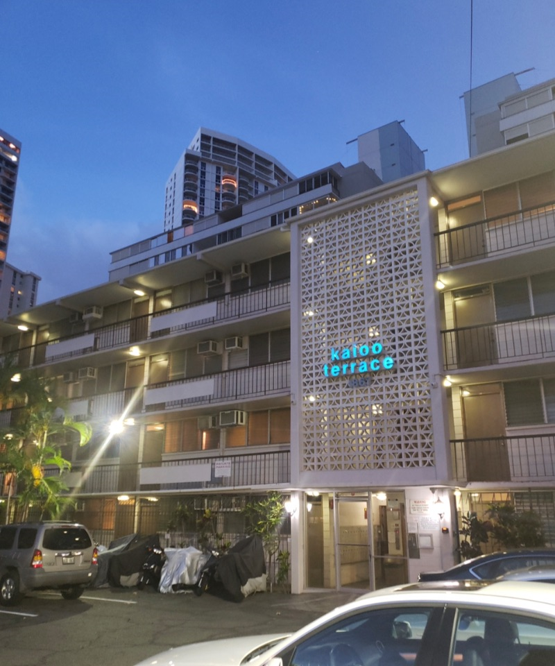 Walk to beach apartment