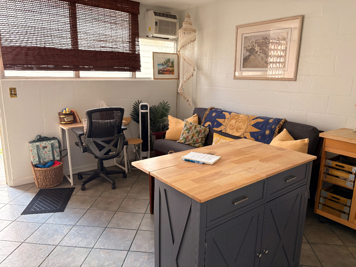 Walk to beach apartment - Photo 4