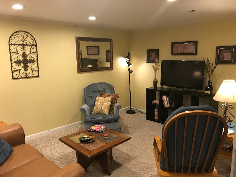 Travel Nurses Delight - 2 Bedroom, 1 Bath - Photo 2