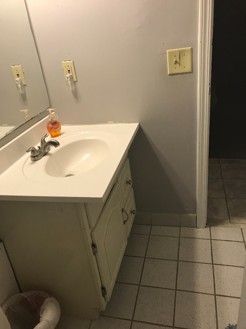 Travel Nurses Delight -  2 Bedroom, 1 Bath - Photo 6