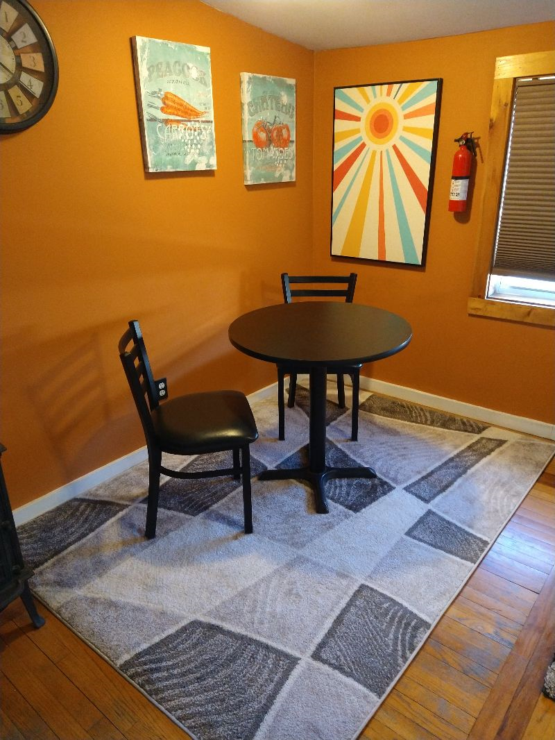 Entire 1 Bdrm Apt inc. Utilities - Parking - WIFI - 10 min to UVM - Photo 5