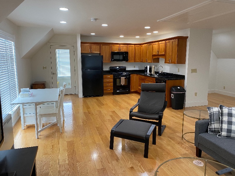 Middlebury Studio Apartment - Photo 4