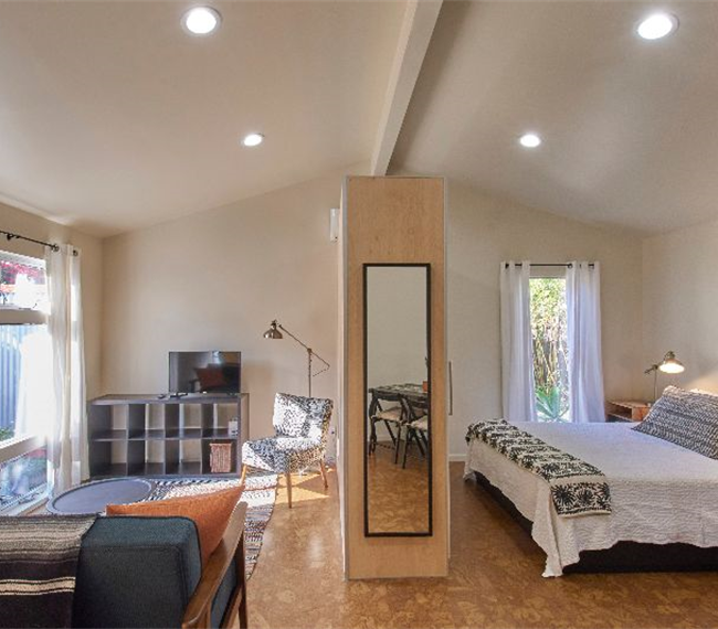 Tranquil Studio Guesthouse in Eagle Rock close to NE LA Hospitals - Photo 1