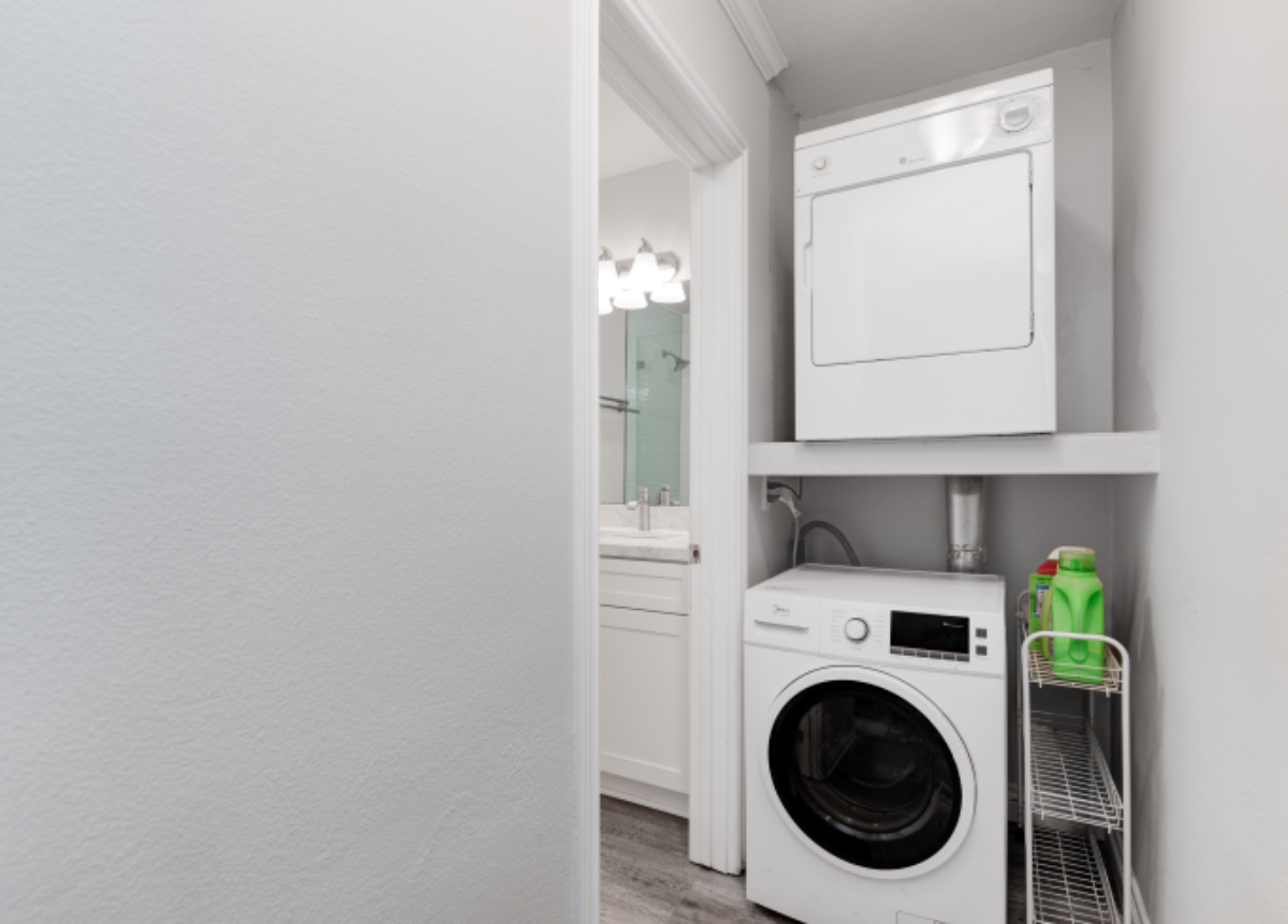 1 Bedroom 1 Bath Condo Walking Distance To The Beach - Photo 6