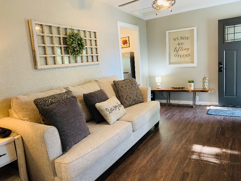 Carriage House near Good Samaritan Hospital