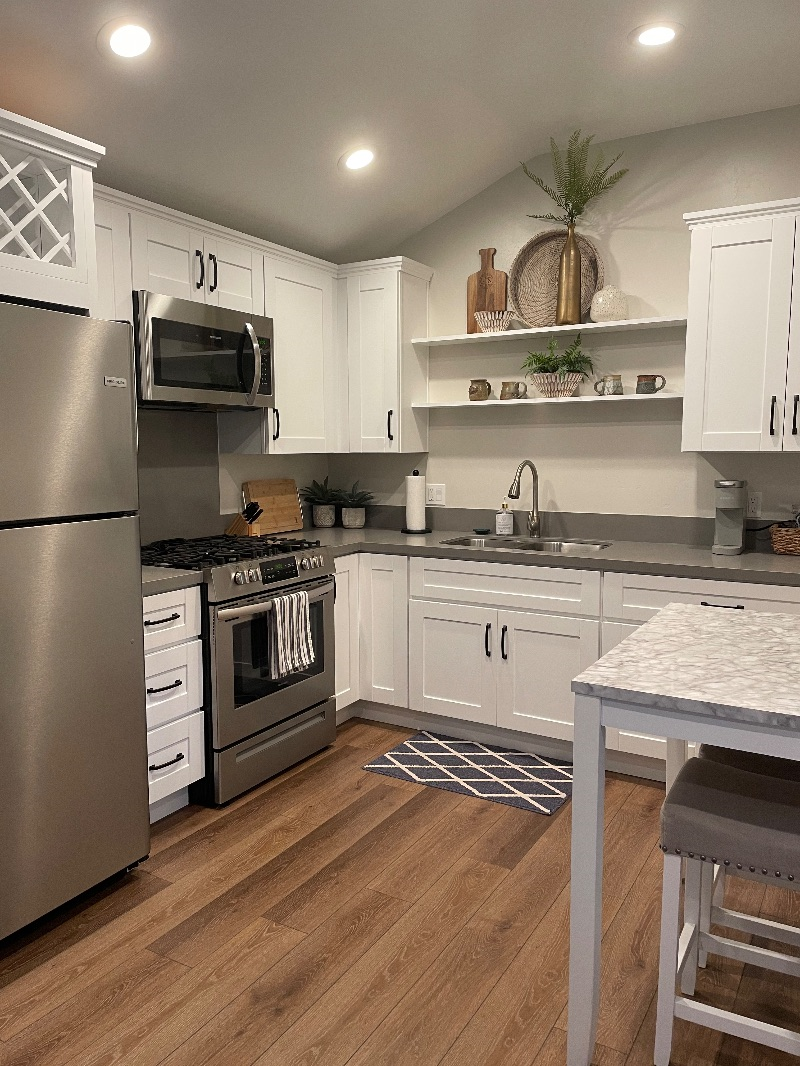 New cozy modern studio in quiet, safe neighborhood. Private entrance, parking, and patio. Close to freeway access, restaurants, and 15... - Photo 4