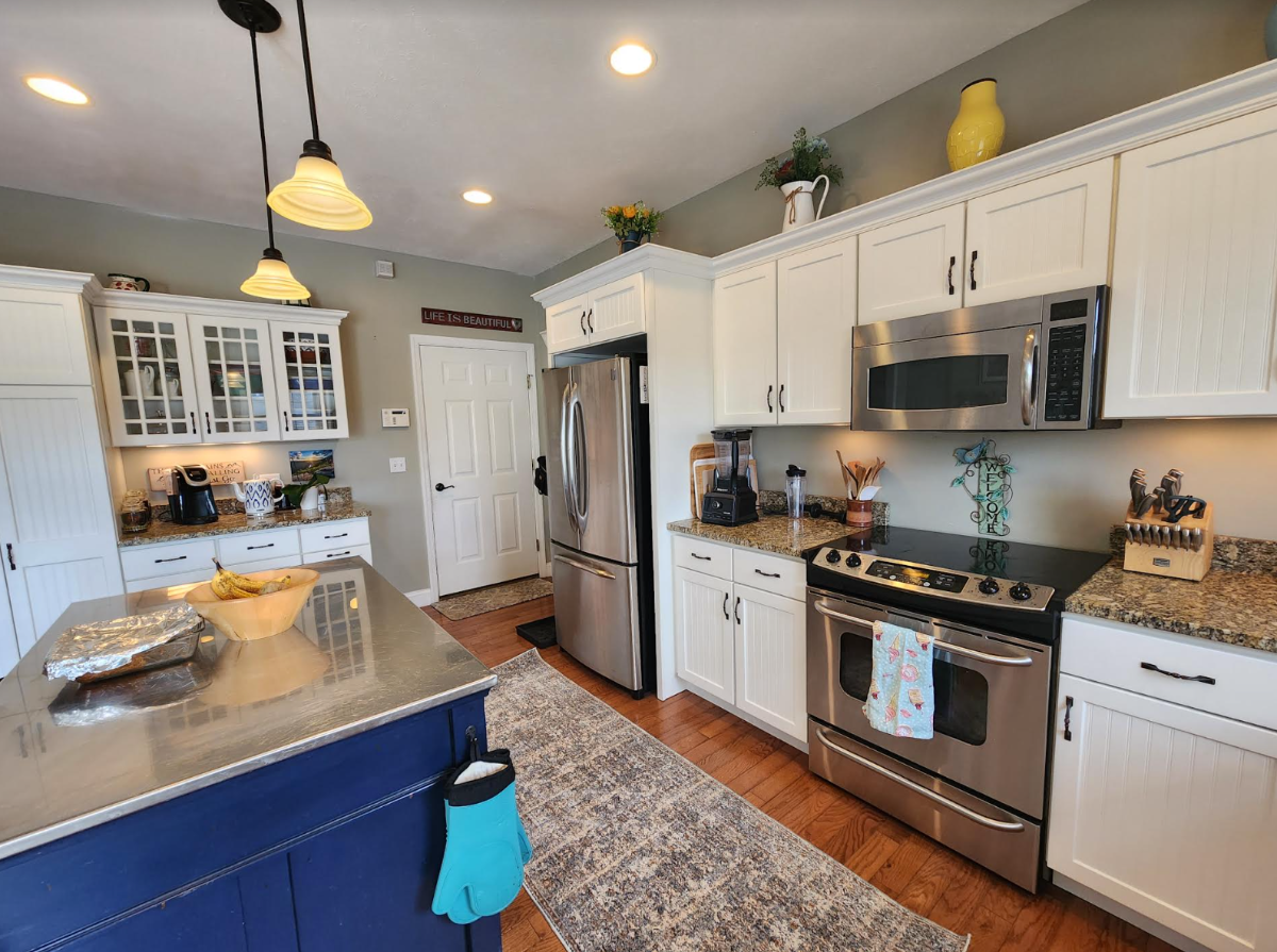 Private Basement Apartment in Morgantown by Cheat - Photo 8