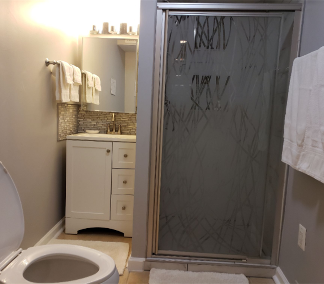 Privet 1br/1ba Basment Apartment with Netflix / Free Parking - NW DC - Photo 9