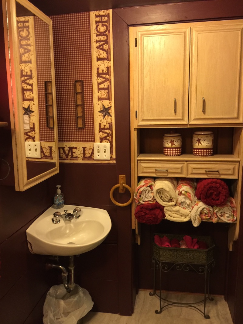 A Tiny Camelot - Photo 11