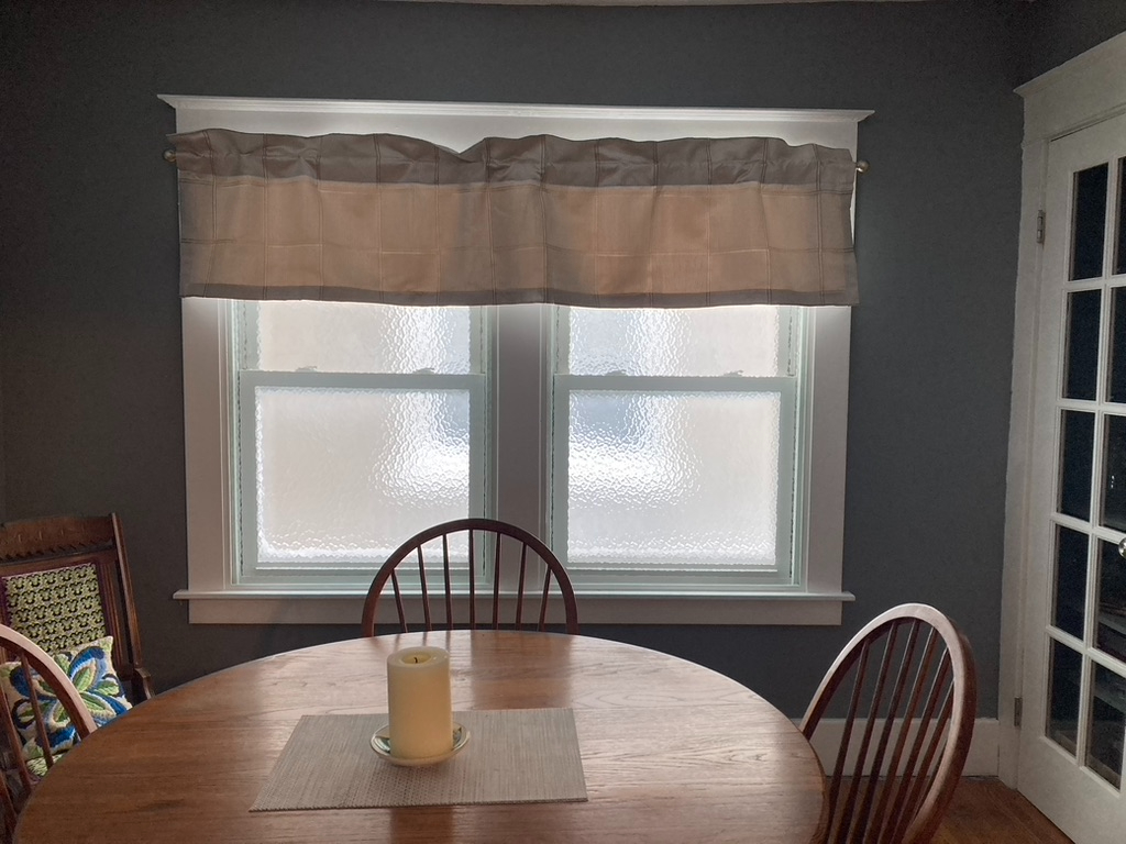 Cutest House on the Block! - Photo 5