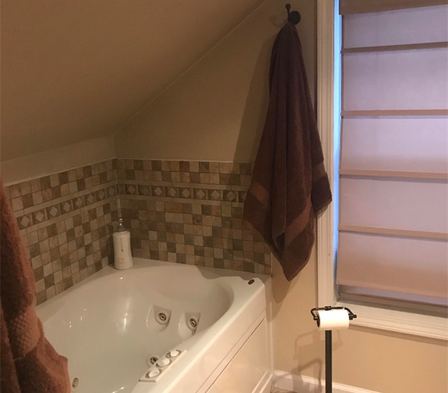Cutest House on the Block! - Photo 10