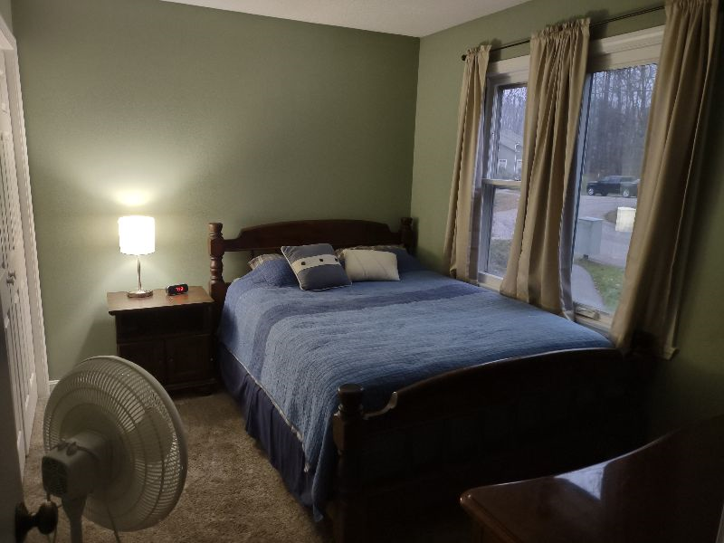 Private fully furnished spare room in my condo for rent - Photo 2