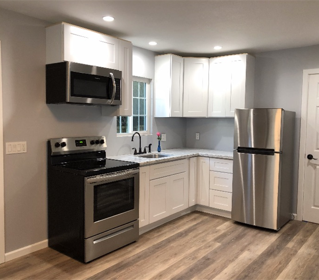 Temporary Studio Apartment in Neighborhood - Photo 3