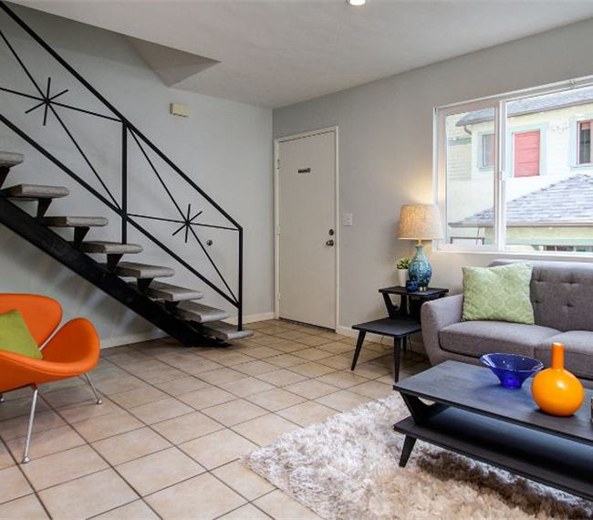 Keck Medical: Spacious Retro Mid-Century Retreat - Photo 6