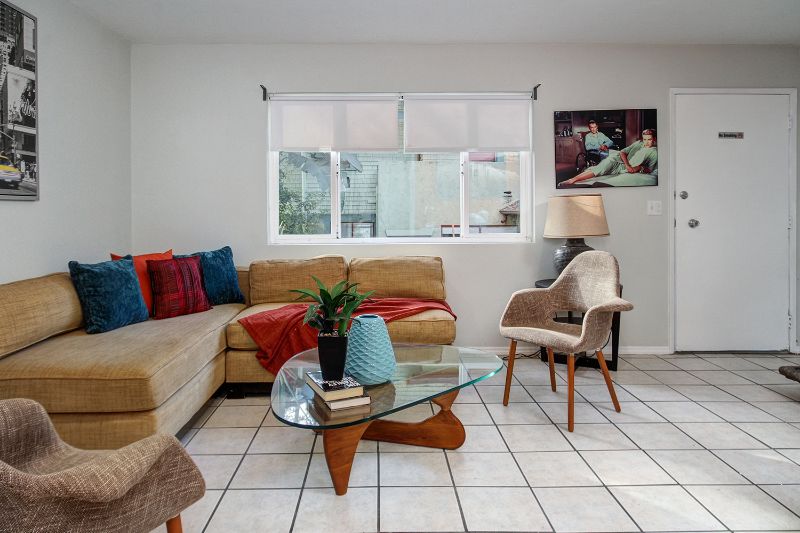 Keck Medical: Spacious Retro Mid-Century Retreat - Photo 1