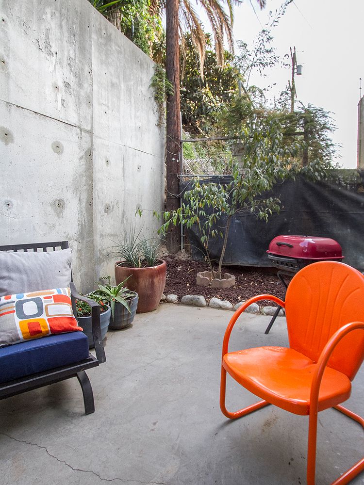 Keck Medical: Spacious Retro Mid-Century Retreat - Photo 6