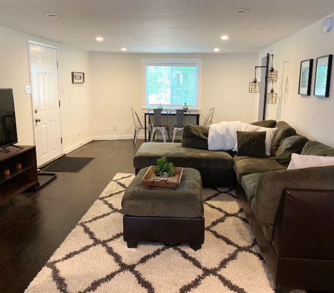 Modern 2-Bedroom In The Heart of Downtown (Private Backyard) - Photo 4