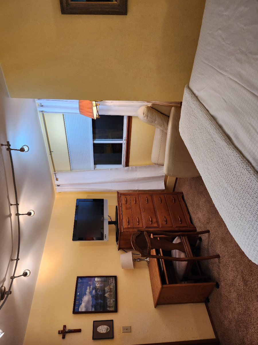 2 bedroom apt