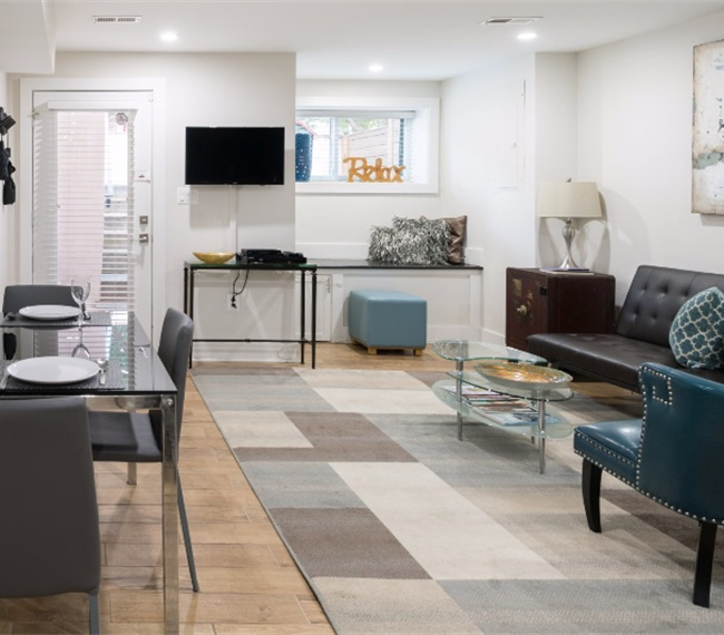 Centrally Located, Large 2 Bedroom Apt - Walking Distance to 4 Main Hospitals in DC - Photo 1