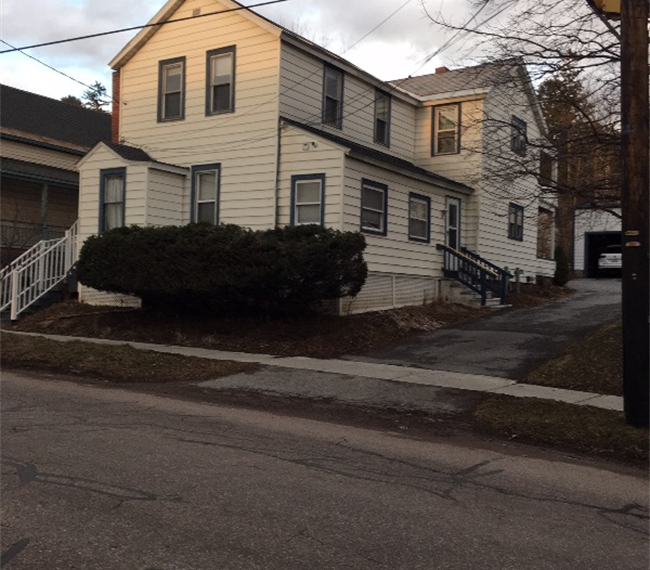 2 bedroom with private porch - Photo 2