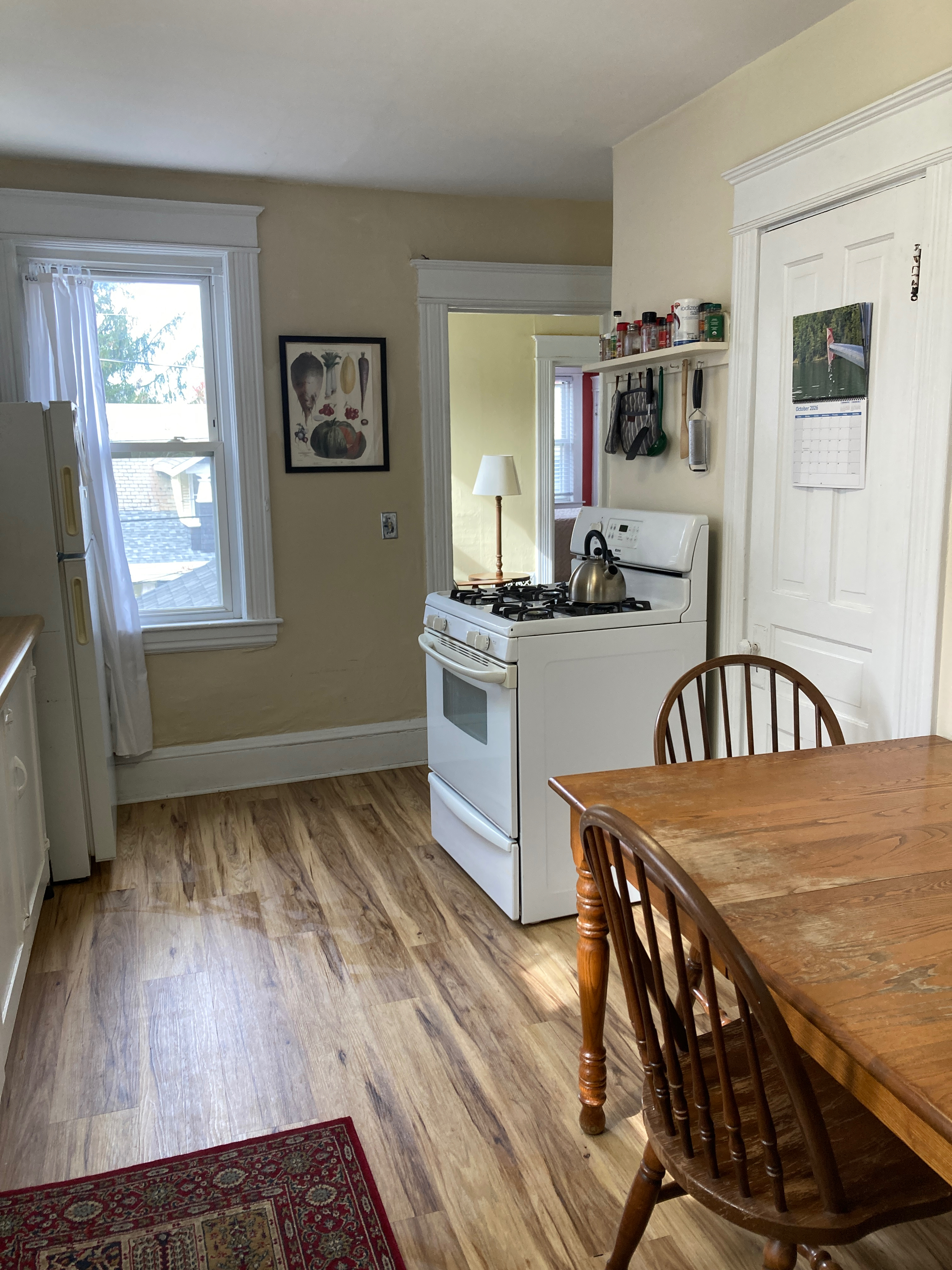 2 bedroom with private porch - Photo 4