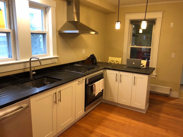 2 bedroom with private porch - Photo 1