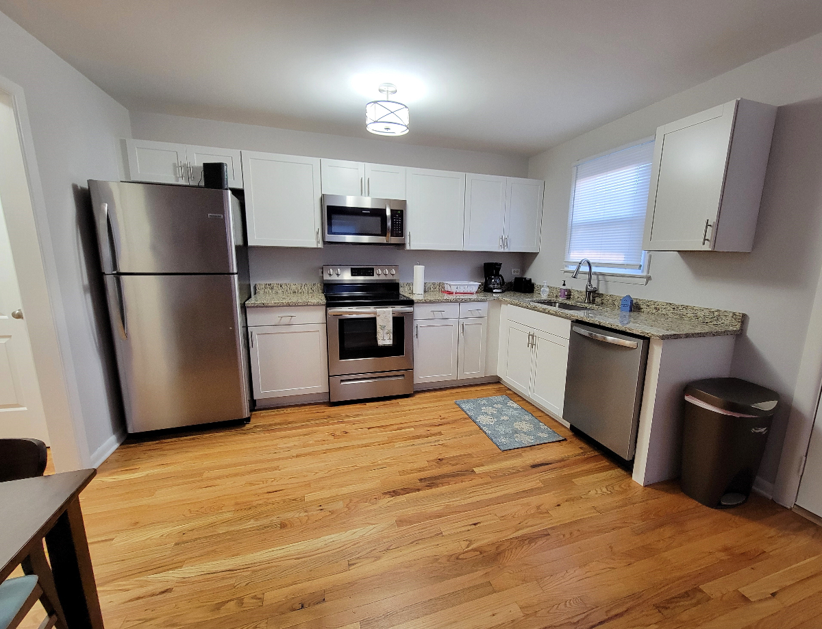 Dog Friendly Close to Downtown & UVA - Photo 4