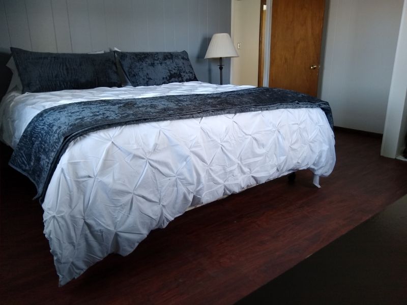 Cozy home base to spread out and relax - Photo 5