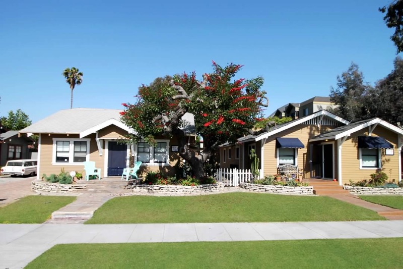 Suits Us, 2 bedroom 2 bath with parking