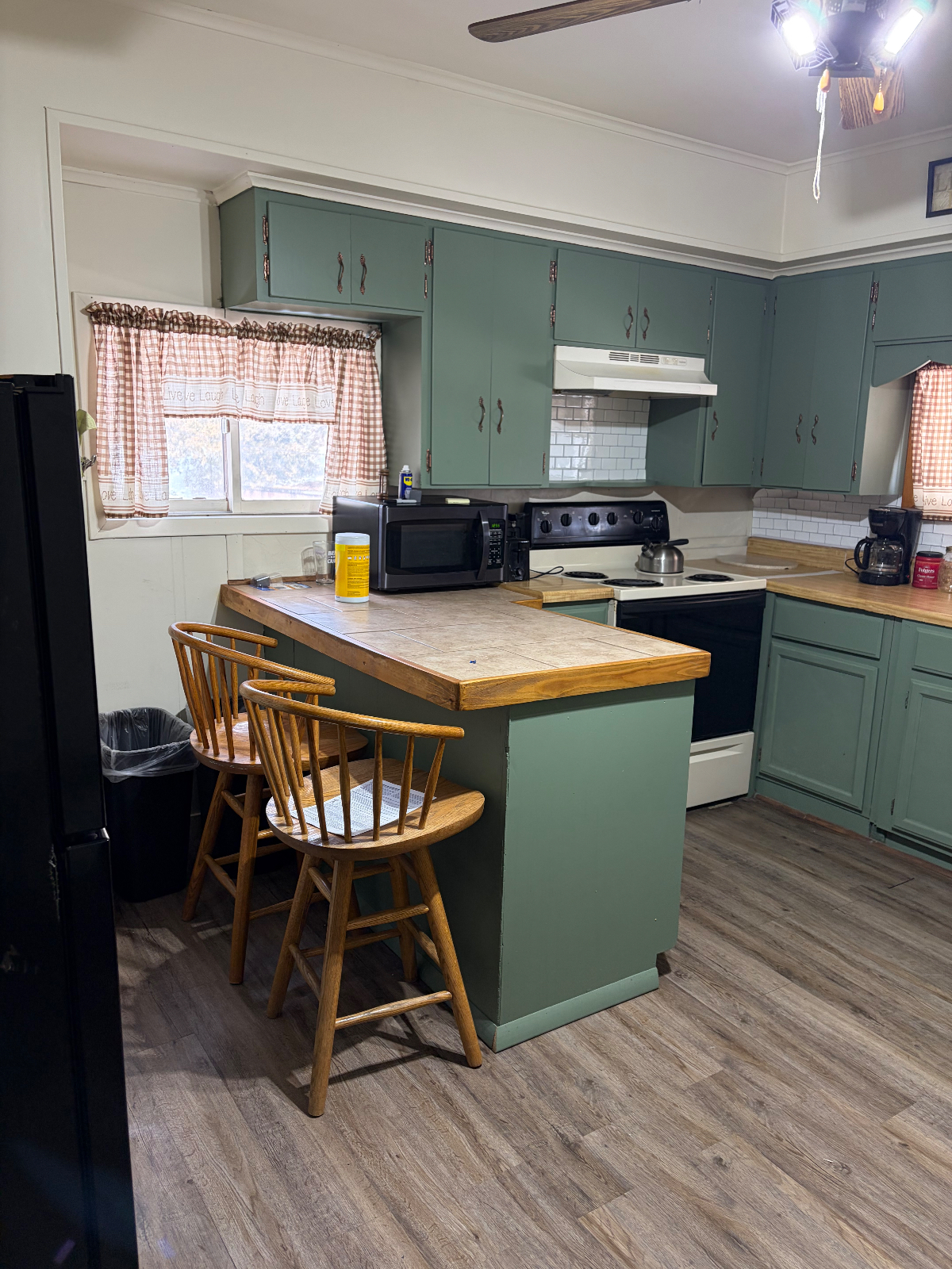 Cozy renovated Victorian apartment located in Whitehall, NY 27 mi from Rutland, VT - Photo 1