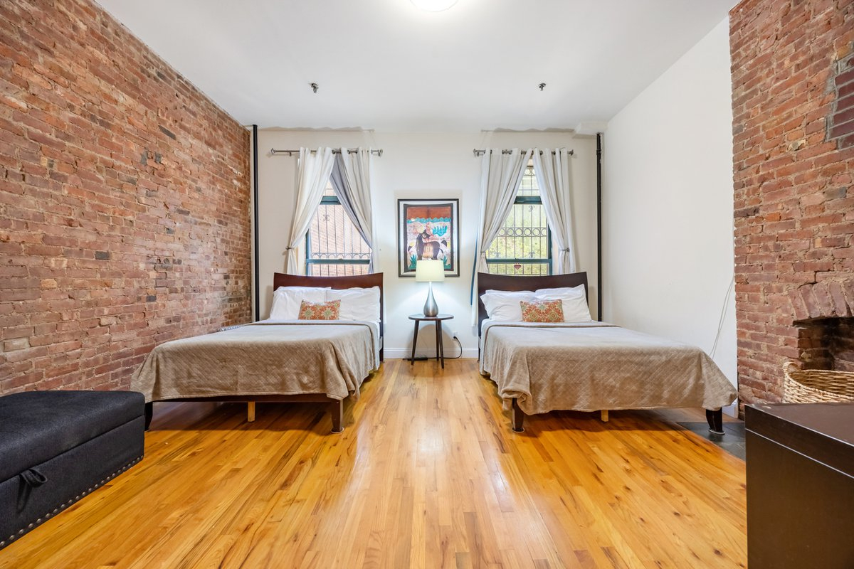 AMAZING ONE BEDROOM IN MANHATTAN - 1 BLOCK FROM SUBWAY - Photo 5