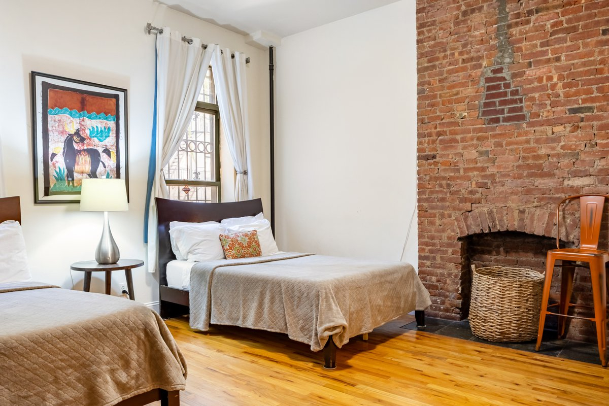AMAZING ONE BEDROOM IN MANHATTAN  - 1 BLOCK FROM SUBWAY - Photo 6