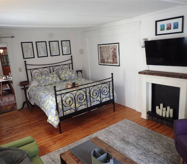 Apt 1- mile from hospital - Photo 3