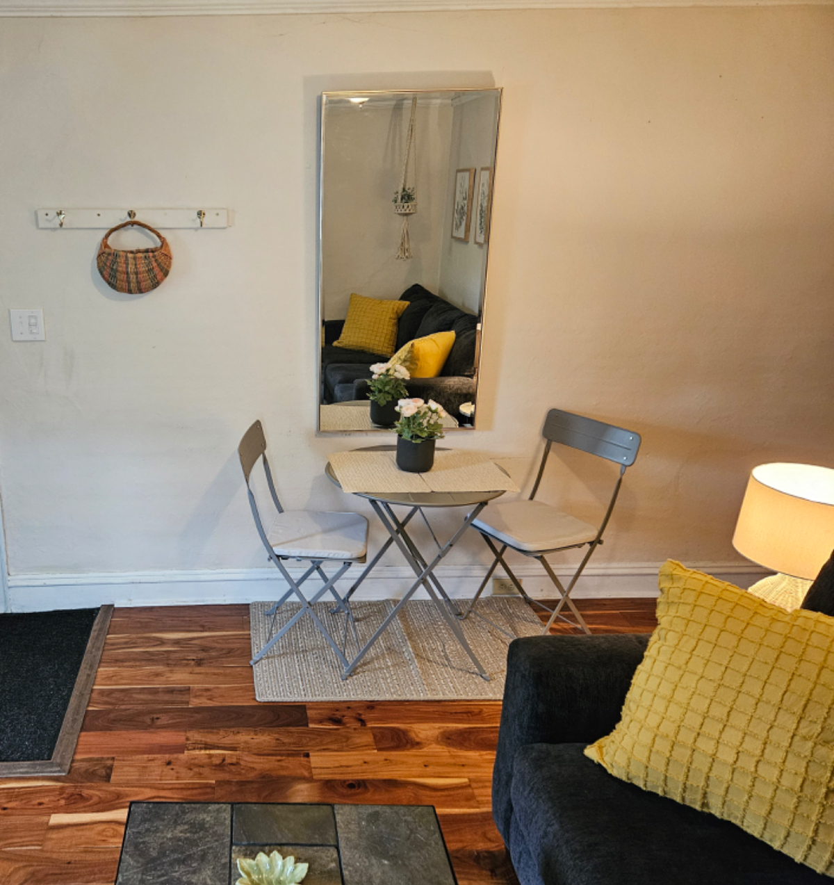 Apt 1- mile from hospital - Photo 5