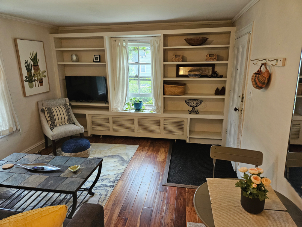 Apt 1- mile from hospital - Photo 4