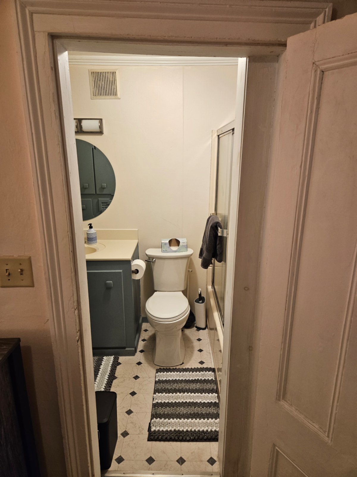 Apt 1-  mile from hospital - Photo 12