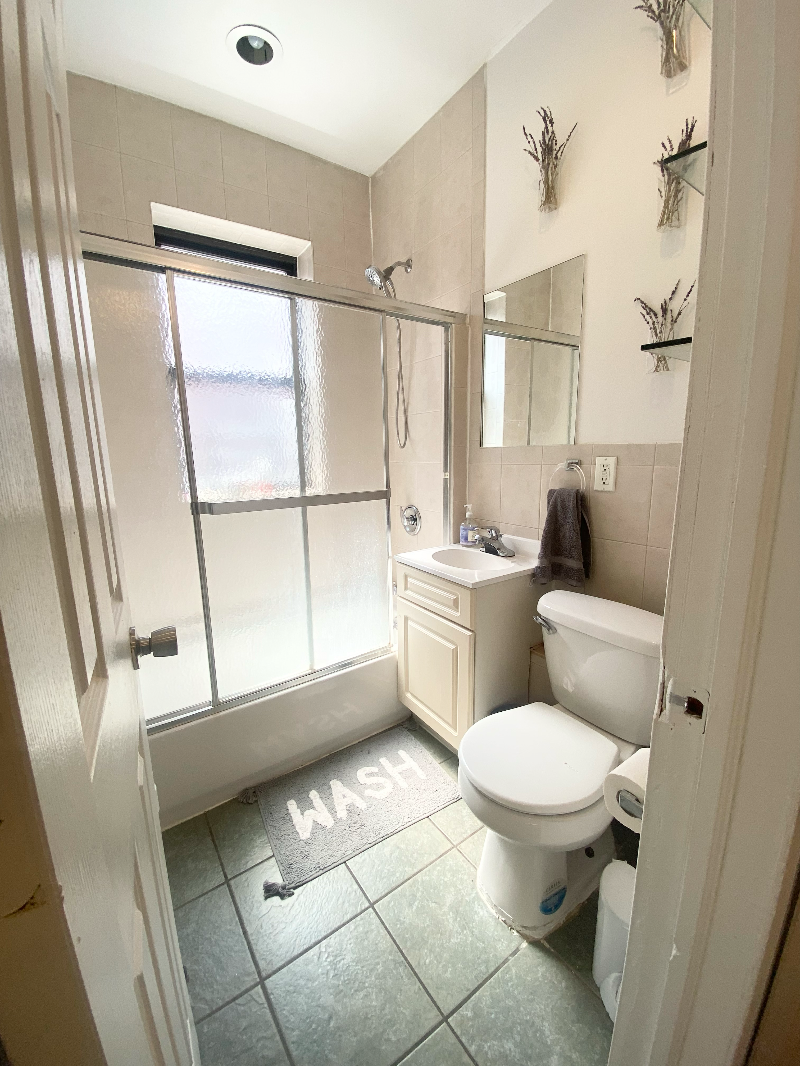 Apartment on Restaurant Row in Morningside Heights Harlem - Photo 9