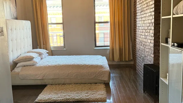 Apartment on Restaurant Row in Morningside Heights Harlem - Photo 5