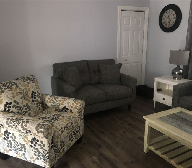 Unit C - Furnished - 2BR Apartment Very Clean within 4 miles of UVM Medical Center Hospital and Down - Photo 2